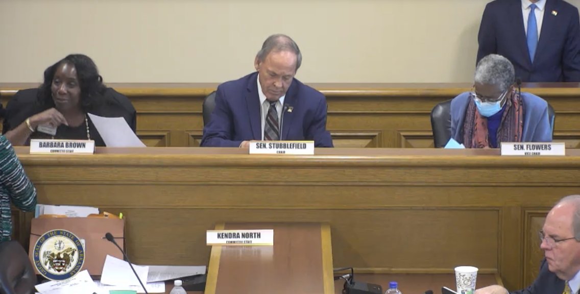 ErinInTheMorn's tweet image. Happening now: The Arkansas Senate Judiciary is meeting on SB199, which would be a new medical restriction on trans youth, and SB270, which would ban trans ADULTS from bathrooms and charge them with sex crimes if they walk in and children are present.

Follow along live. 🧵