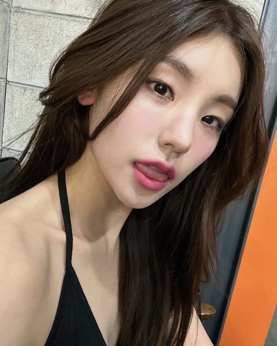 MV00YR's tweet photo. ㅤㅤ  ❪ ♡ #mugram ; @ 𝙙𝙖𝙞𝙡𝘺𝘰𝘰 🍡
ㅤ ㅤ      
ㅤ ' 𝗆𝖺𝗒𝖻𝖾 𝖨 𝗐𝖾𝗇𝗍 𝗌𝗎𝗉𝖾𝗋𝗇𝖺𝗍𝗎𝗋𝖺𝗅 
p𝗎𝗍 𝗒𝗈𝗎 𝗎𝗇𝖽𝖾𝗋 𝗌𝗉𝖾𝗅𝗅𝗌 𝗈𝗋 𝗅𝗈𝗈𝗄 
𝗂𝗇𝗍𝗈 𝖺 𝖼𝗋𝗒𝗌𝗍𝖺𝗅 𝖻𝖺𝗅𝗅
𝖨'𝗆 𝗇𝗈𝗍 𝗅𝗂𝗄𝖾 𝗍𝗁𝖾𝗌𝖾 𝗈𝗍𝗁𝖾𝗋 𝗀𝗂𝗋𝗅𝗌 𝖺𝗍 𝖺𝗅𝗅 ♫
ㅤ https://t.co/rm72rByBgm