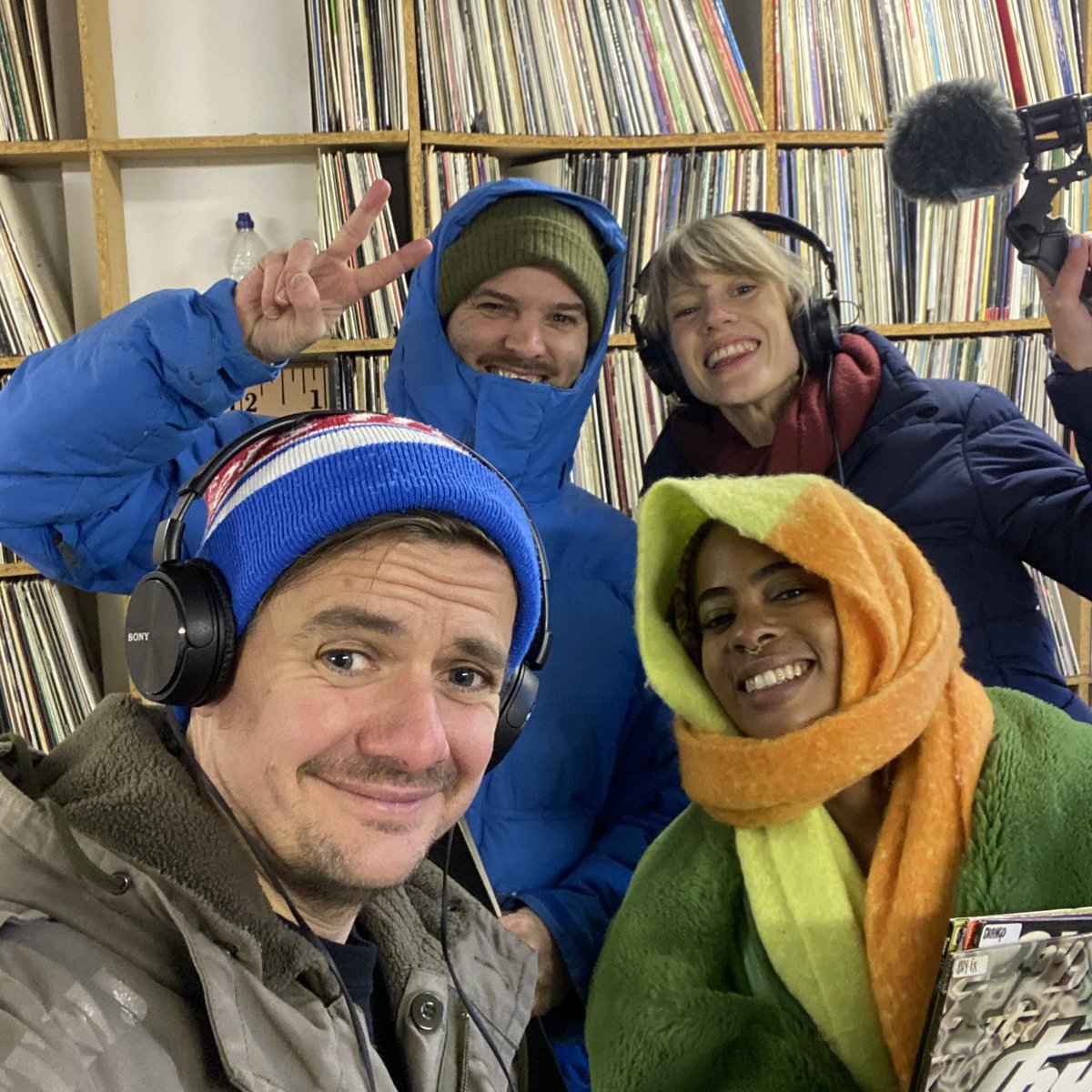 It’s a wrap! Final Peel Acres of the series (with the lovely <a href="/DJTashLC/">short and deadly</a>) available now on <a href="/BBCSounds/">BBC Sounds</a> 

Such a fab show to work on… despite the varied weather challenges ❄️☔️😶‍🌫️🥶

bbc.co.uk/sounds/play/m0…