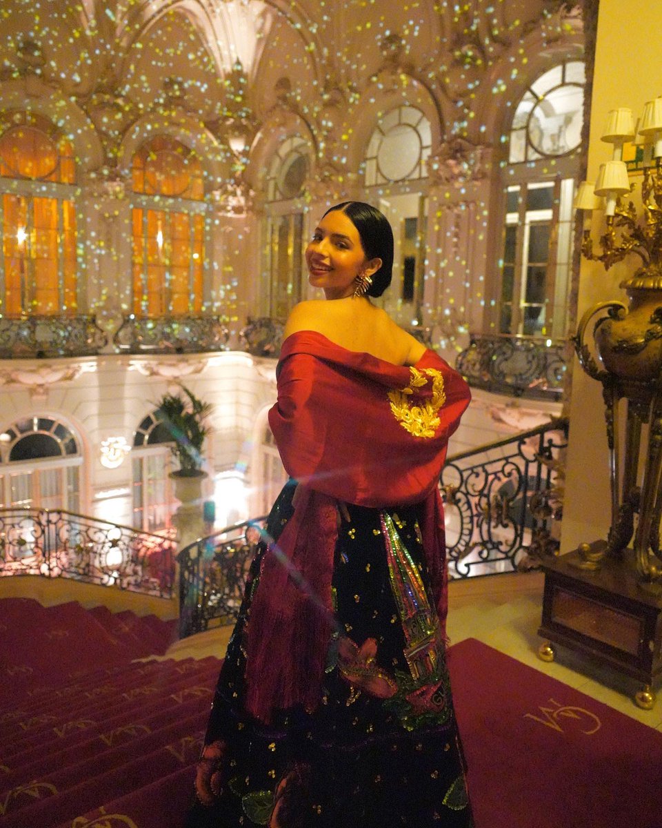 AngelaAguilar__'s tweet photo. Gracias ✨❤️ https://t.co/AJMJxzH3p4