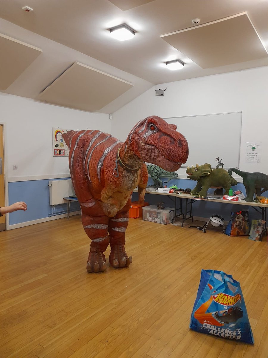 VirtSchl_Kent's tweet photo. A few pictures from our amazing Dinosaur and Reptile Activity Day! 🦎🦖🕷

Our children had the chance to hold real life reptiles and insects as well as join in with an interactive dinosaur workshop from the Travelling Natural History Museum!
 
#februaryhalfterm #activitydays https://t.co/hcX8bWjXDo