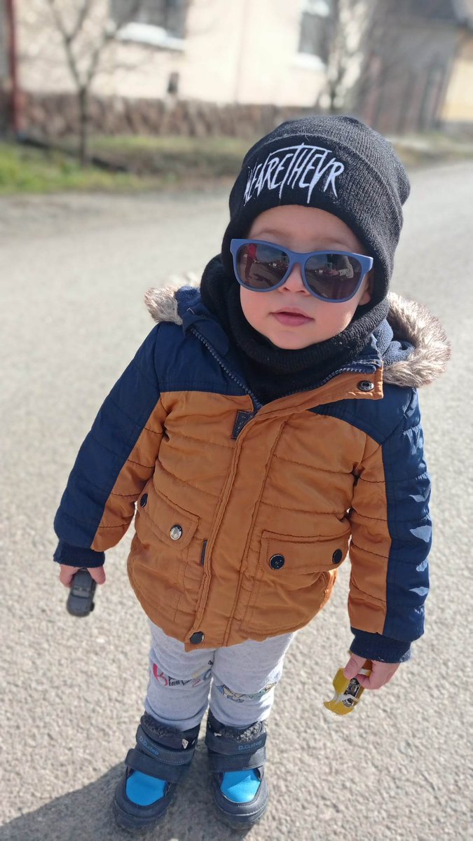 Rendeltem magamnak egy sapit, de csak a főnökre lett jó😎❤ #wearethevr #thevr