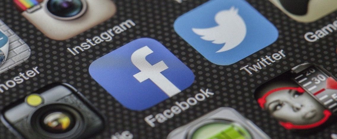 zazoomblog's tweet photo. Facebook e Instagram mettono le spunte blu a pagamento: è polemica - #Facebook #Instagram #mettono #spunte https://t.co/MX1q2FOD8q https://t.co/2cBySScWeg