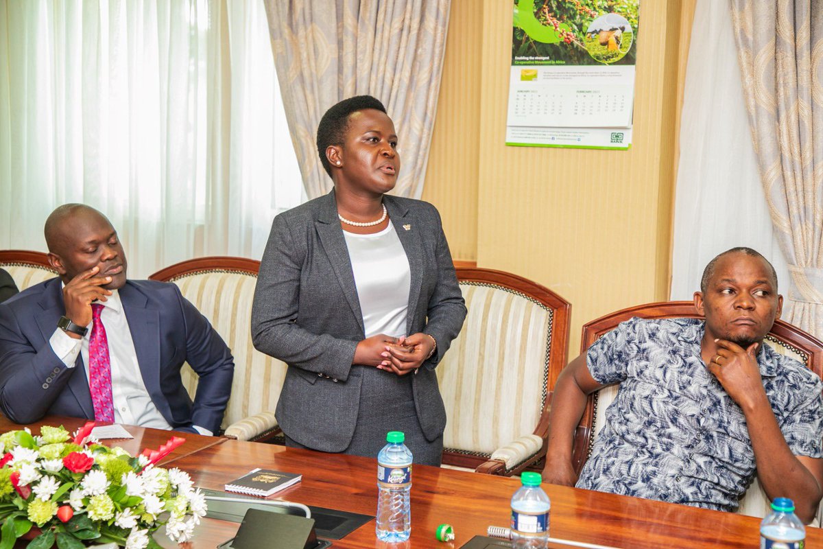 EssyOkenyuri's tweet photo. We have the singular responsibility of working for the people and enabling quality service delivery by joining hands in handling challenges facing the country.

At Harambe House Annex, Nairobi, where we held a consultative meeting with the Deputy President H. E @rigathi https://t.co/oVrjxNTHEa