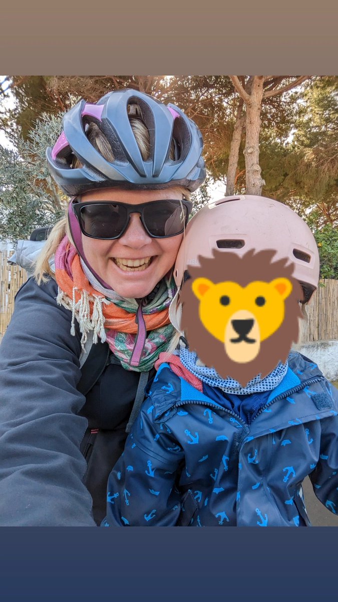 "Der Papa hat Bums in den Beinen, der holt uns immer ein."

Was das Kind draus macht: "der Papa summt in den Beinen".

😁

#fahrradfamilie #fahrrad