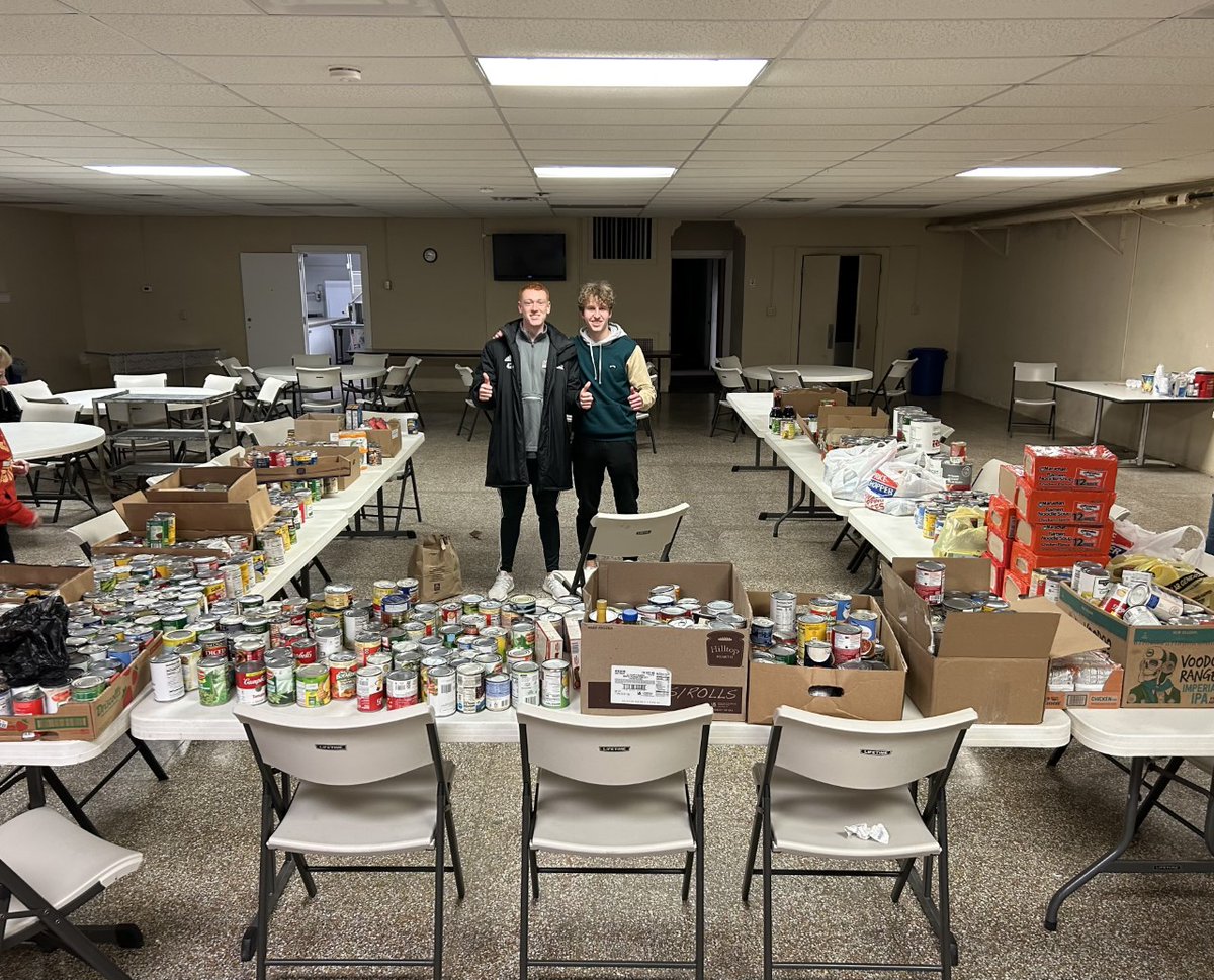 TheHeartConf's tweet photo. For @Heart_HASA Day of Caring, @BakerAthletics men's soccer student-athlete Mason Anderson helped organize a canned food drive for the local food pantry!

The entire athletics department assisted in the wonderful community service event! https://t.co/mUfkI4DXxF