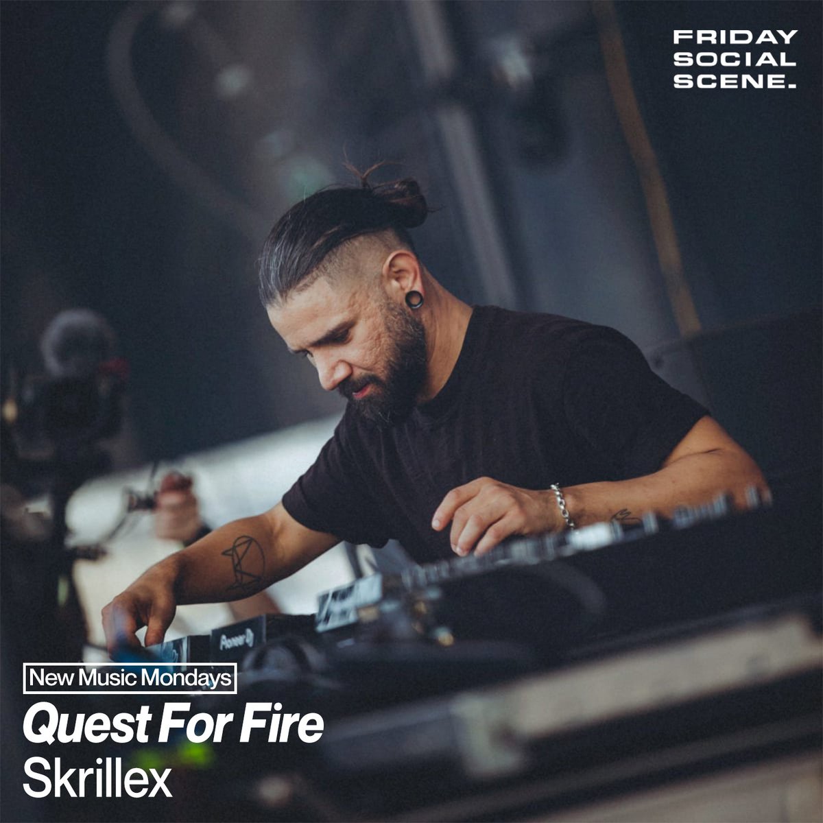 Friday Social Scene tweet media