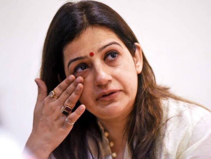 After knowing that No Party is interested in taking her... 😂😂

Don't worry Priyanka ji, there is still one party which will take you in, 'AIMIM' 😂😂
#PriyankaChaturvedi