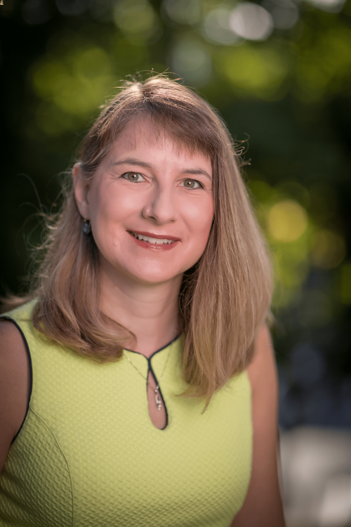 uncfammed's tweet photo. Linda Myerholtz, Ph.D., was the lead author of a study with @STFM_FM addressing the frightening suicide rates and attached stigma surrounding mental health challenges experienced by healthcare professionals. https://t.co/ieWdtPj8Xl