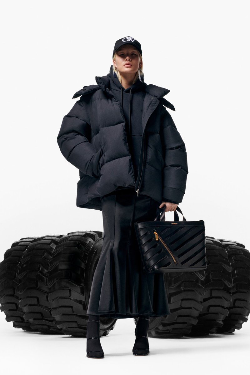 highendfashn's tweet photo. OFF-WHITE - Pre fall 2023 https://t.co/I8gBaoXEUU