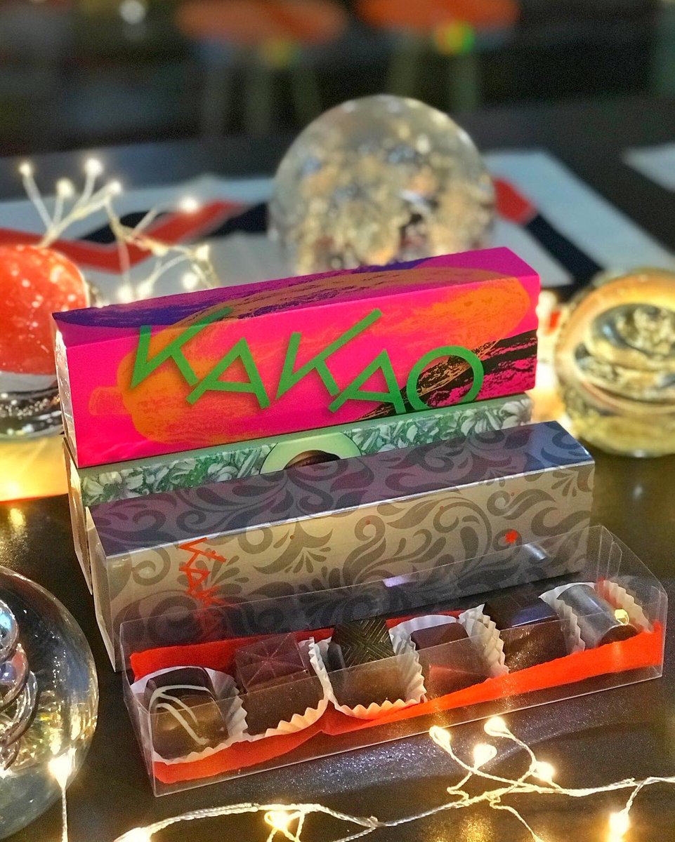 Siempre al abrir una caja de bombones hay un poco de estremecimiento y mucho de felicidad. ❤️