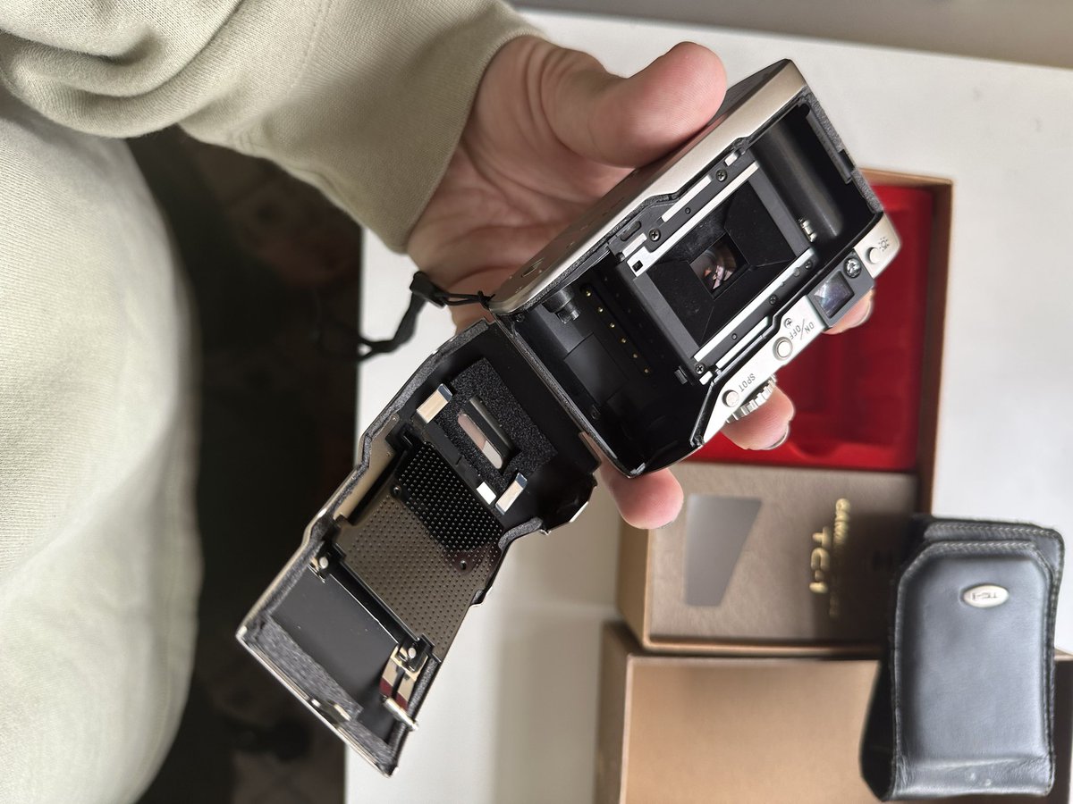 RichVoltz's tweet photo. Selling my gem. Tested and wonderfully working Minolta TC-1. Got it for 1,250 but selling for 1k due to the dial on top being a little sensitive! Sample photos below pls DM if interested. Sample images below :) https://t.co/G4kre8cO84