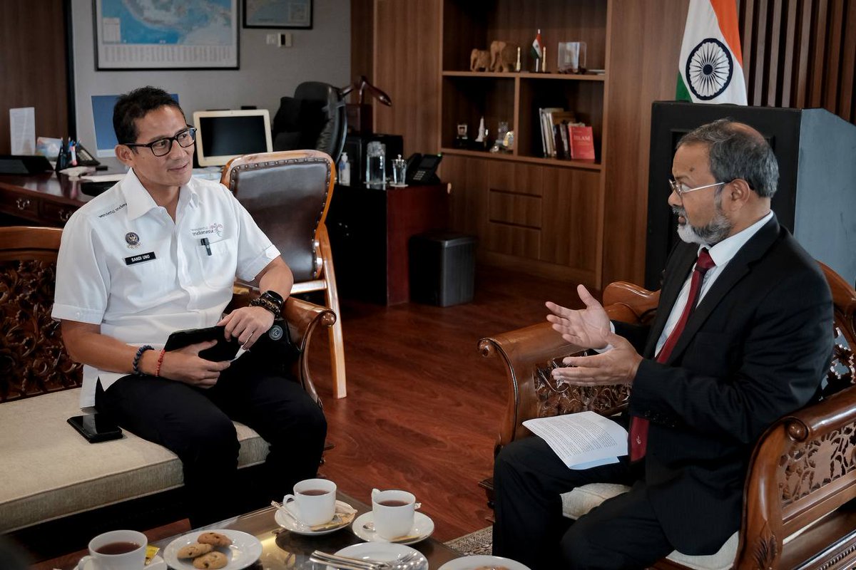 sandiuno's tweet photo. Hari ini saya berkesempatan mengunjungi Kedutaan Besar India, bertemu dengan Duta Besar India untuk Indonesia, HE. Shri Manoj K. Bharti.

Kami banyak membahas tentang kemungkinan pengembangan destinasi wisata berbasis pelayaran antara Sabang, Aceh menuju Pulau Andaman-Nicobar. https://t.co/Jsmv6yMwif