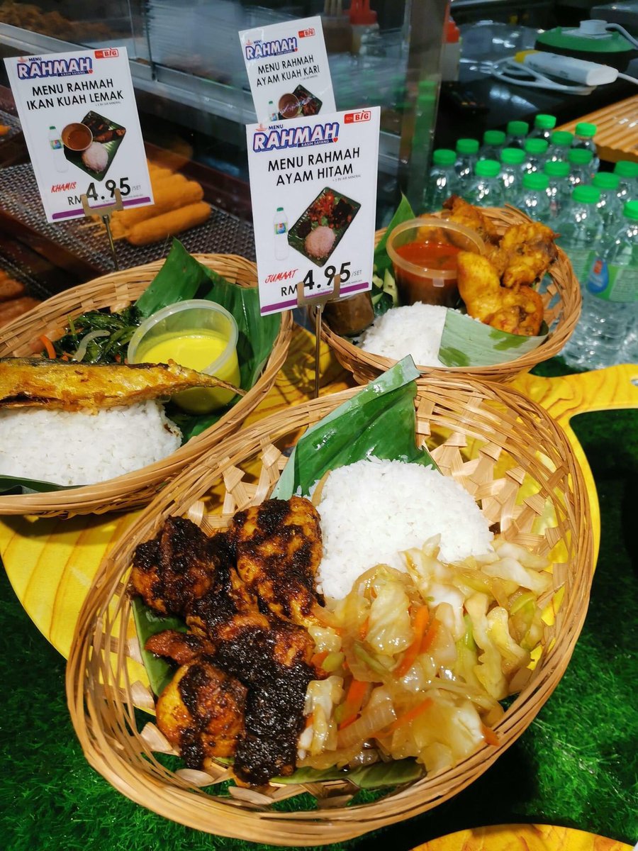 arfdy12's tweet photo. Ingat menu Rahmah Mydin dah best rupanya Aeon lagi gempak. 

Siap ada lauk Sotong lagi wei!

Ni kalau kat mamak taktau la berapa kena caj 🤣 https://t.co/gO0aaBkMEb
