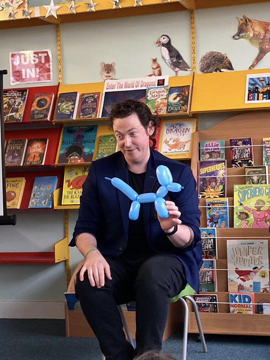 eastlothianlibs's tweet photo. Nothing up our sleeves here!! Looks like a magical time was had by all during Magic Gareth's recent visit to our #MusselburghLibrary!🤩✨ Thanks to everyone who made it such fantastic event...and thanks, of course, to the main man himself, @MagicGareth, for all the fun!! 👏👍🎩✨ https://t.co/vsqaXMQ9nC