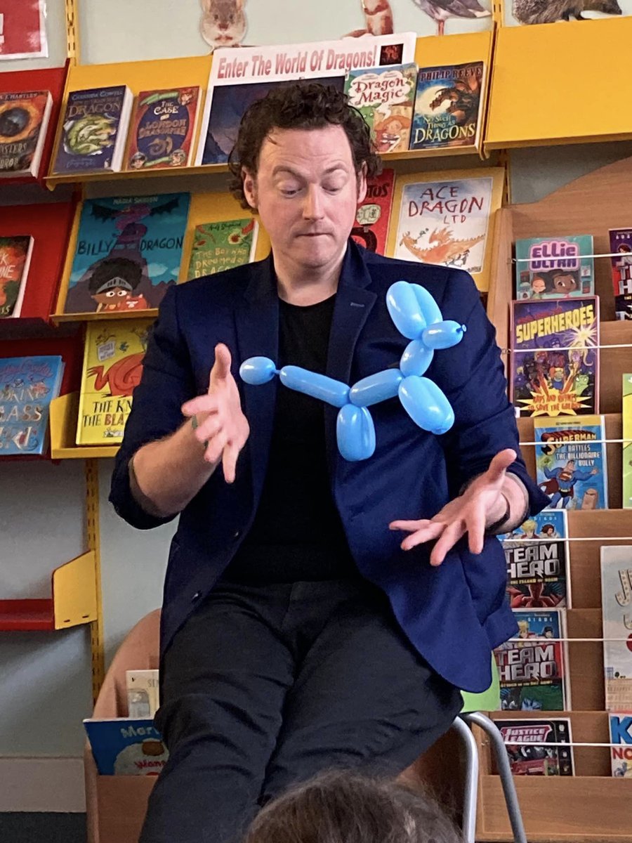 eastlothianlibs's tweet photo. Nothing up our sleeves here!! Looks like a magical time was had by all during Magic Gareth's recent visit to our #MusselburghLibrary!🤩✨ Thanks to everyone who made it such fantastic event...and thanks, of course, to the main man himself, @MagicGareth, for all the fun!! 👏👍🎩✨ https://t.co/vsqaXMQ9nC