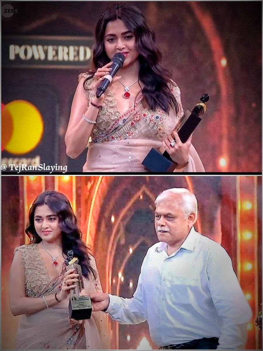TejRanSlaying's tweet photo. SO MUCH PROUD OF YOU @itsmetejasswi ❤🧿
Keep shining ☺️ 🌟 💫
EMOTIONAL 🥺

#TejasswiPrakash 
#TejRan 

TEJASSWI GRACING DPIFF2023 https://t.co/T8S6UIlg3u