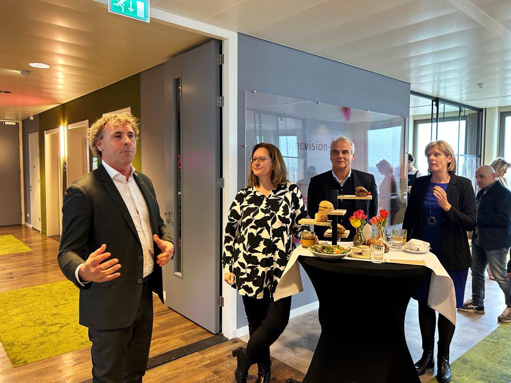 Belangrijk om van dit bedrijf uit de eerste hand te horen hoe douaneregels in de praktijk uitpakken en welke kansen zij zien. Het is goed om te blijven kijken wat nodig is om ondernemers waar dat kan ruimte te geven en de dienstverlening te verbeteren. 2/5