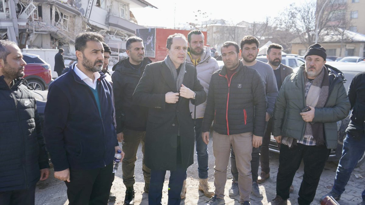 Malatya’da depremde işyeri yıkılan il yönetim kurulu üyemize geçmiş olsun ziyaretinde bulunduk.