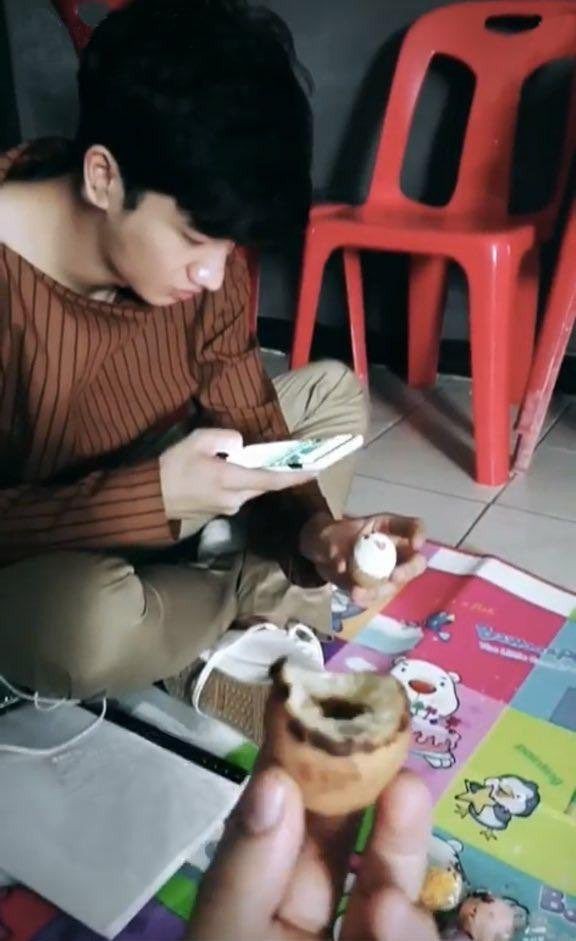 <a href="/Askrlfess/">Askrlfess</a> Wkwk andalanku adalah pitei 🤣
Lagi ngerujak plus lesehan🤣