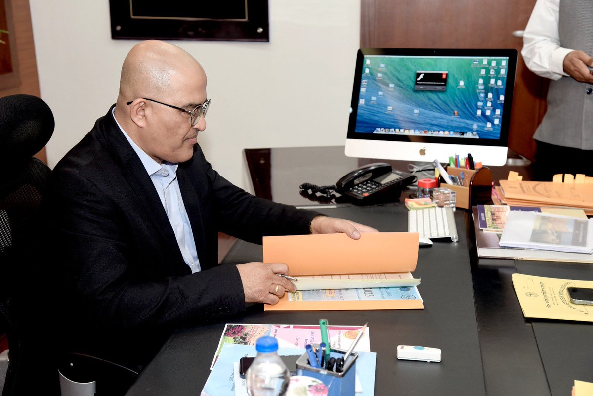aiims_jodhpur's tweet photo. AIIMS Jodhpur family welcomes Prof Madhabananda Kar, taking charge as Executive Director &amp; meeting HoDs and administrative officials. Appreciating growth, he appealed to all to remain aligned to the vision of institute. @narendramodi @mansukhmandviya @DrBharatippawar @MoHFW_INDIA https://t.co/ZSd47KuGrd