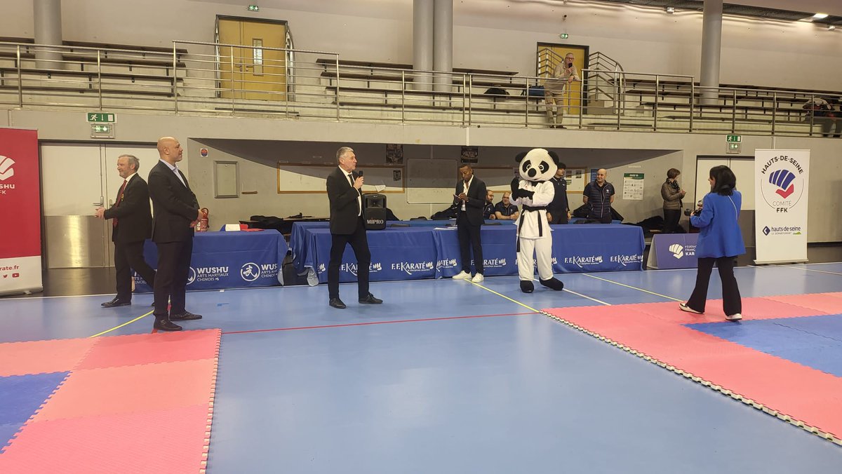 CDKarate92's tweet photo. #Actualites #Photos 📸

👉 Le samedi 18 février 2023 avait lieu la première édition de « Un tatami pour tous » organisée par la @ffkarate 

👉 Une journée en faveur de l’inclusion et du handicap qui a eu lieu sur notre département, à Courbevoie.

#Karate #CDKarate92 https://t.co/sJCXAHdFZe