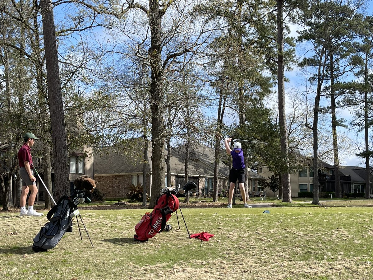 Wildkat golfers compete on this President’s Day holiday in Montgomery High School boys 2 day tournament at Walden on Lake Conroe Golf Club in beautiful February weather! #justanotherdayinparadise @WillisSchools @Willis_HS_TX @CoachJGlenn @WISDAthletics