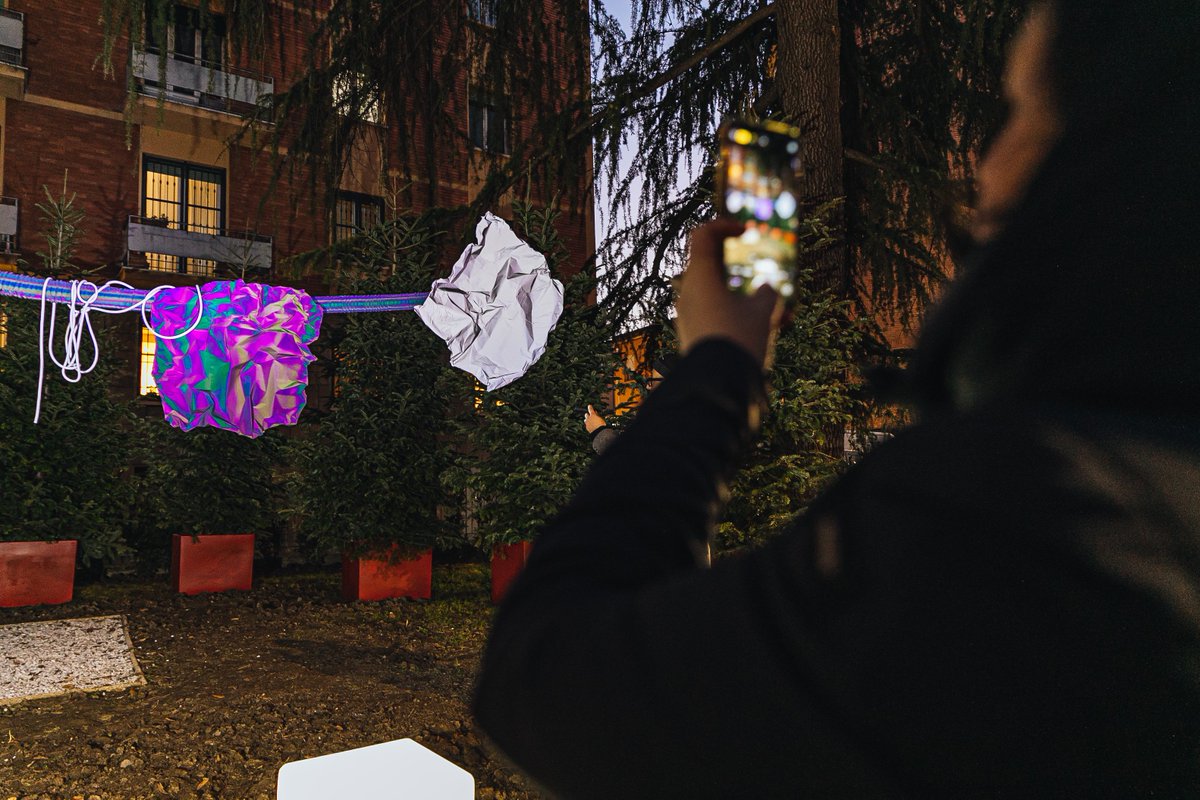 MSpazioPubblico's tweet photo. Alcuni momenti di INCONOSCIBILE di @YariMiele, installazione site-specific presso Il Giardino di via Curiel a Bologna / 2-12 febbraio 2023 @artefiera #ArtCityWhiteNight @APlace_EU @CitySpaceArchi https://t.co/Ld2uIitUWz