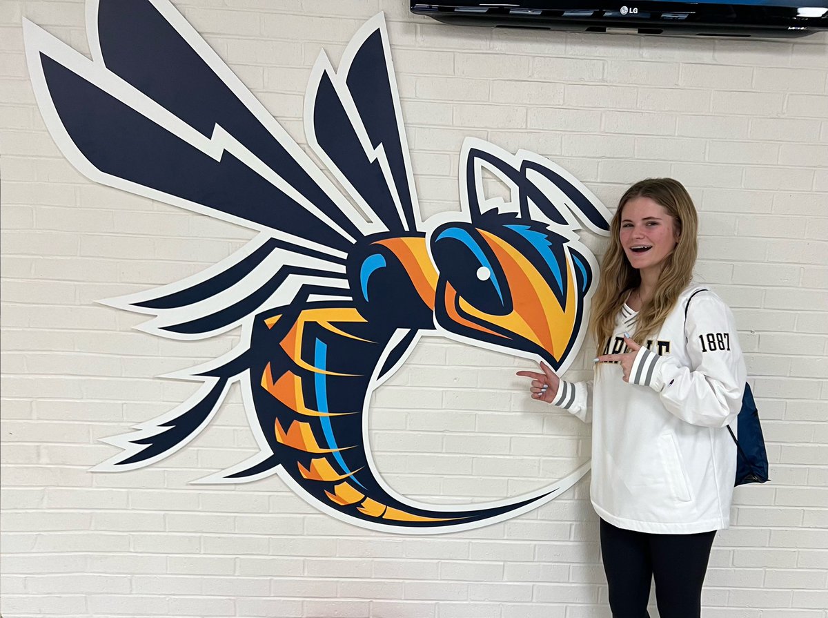 Jayden__ONeal's tweet photo. I am beyond excited and blessed to announce my verbal commitment to play Dll softball at Cedarville University! Thank you to my coaches and family that all helped me get to this point! I am blessed and so excited to be a yellow jacket! Go Jackets!! @HawksEstep @CUJacketsSB https://t.co/6lTwBUWeoT