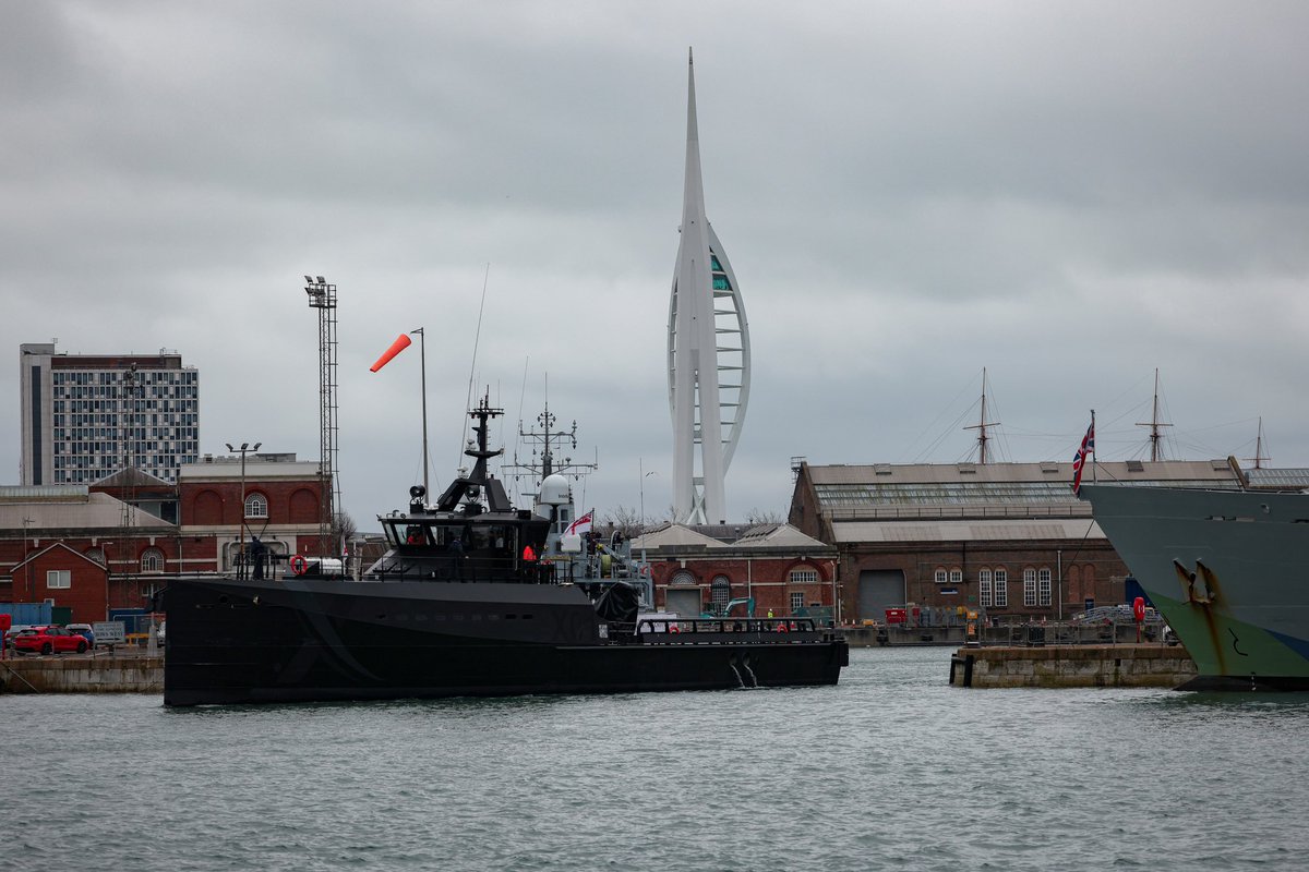 HMNB Portsmouth tweet media