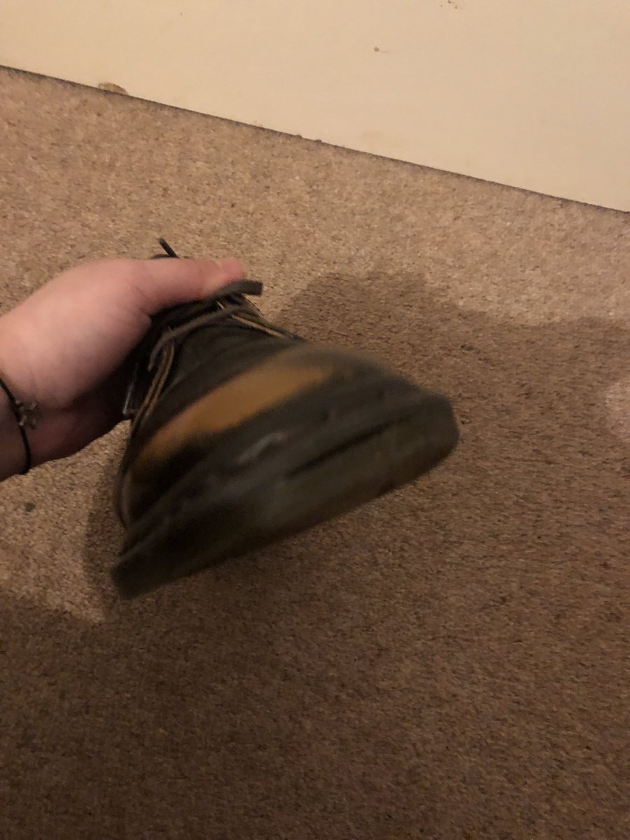 GeorginaBarber's tweet photo. @drmartens I only bought these in August, from one of your stores, and the front of the right one has split already! https://t.co/5iqs79TykW