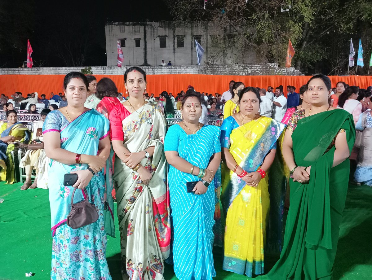Bhanumati4BJP's tweet photo. భారతదేశంలో క్రీడా రంగంలో రాణించాలన్న ఉద్దేశంతో నిజాం కాలేజ్ గ్రౌండ్ లో  కేంద్ర మంత్రివర్యులు @kishanreddybjp గారి ఆధ్వర్యంలో ఘనంగా "ఖేలో సికింద్రాబాద్ జీతో సికింద్రాబాద్" ప్రారంభోత్సవ వేడుకలు 
అట్టహాసంగా జరిగిన ఈ వేడుకల్లో  పాల్గొనడం జరిగింది
మొత్తం 600 టీమ్స్ పోటీలో పాల్గొంటాయి. https://t.co/if4tIPRN3g