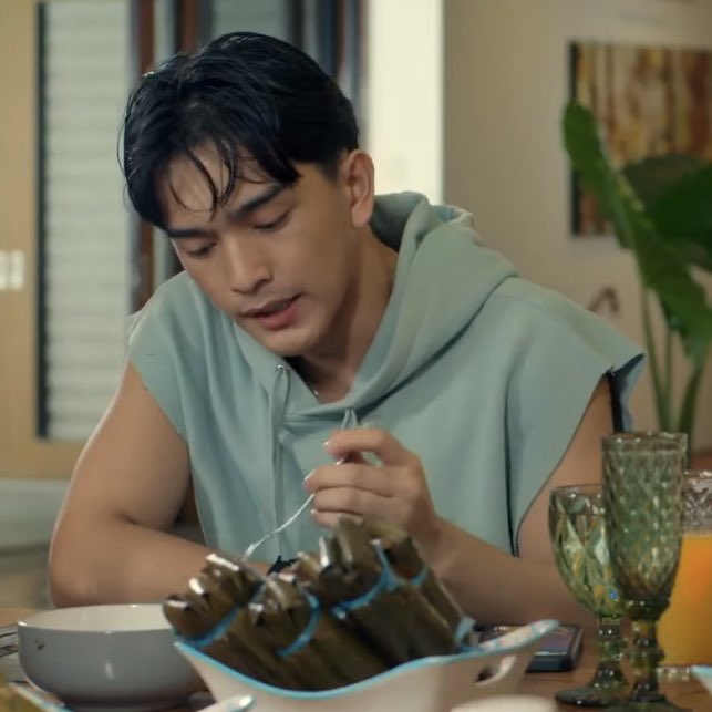 kats_kii's tweet photo. watching raven act as clint really makes me happy because i get to see how he grows as an actor in each episode. youโre doing so well raven, we appreciate you!! ๐ซถ๐ป
and ang ganda ng shirt ngayong ep aahhh pa-arbor naman idol jk HAHAHA
#DirtyLinen #DLTrueIdentity https://t.co/nRt7suRA5V