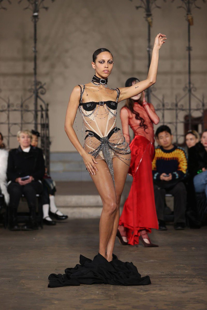 thesoftestaura's tweet photo. dilara findikoglu fw23 look 27 “dance of revolution” https://t.co/zus2oVQOG0