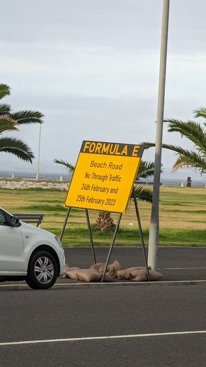 #FormulaE is racing on the street here in Cape Town the day I leave. Might be worth changing my flight! @F1  @MercedesEQFE