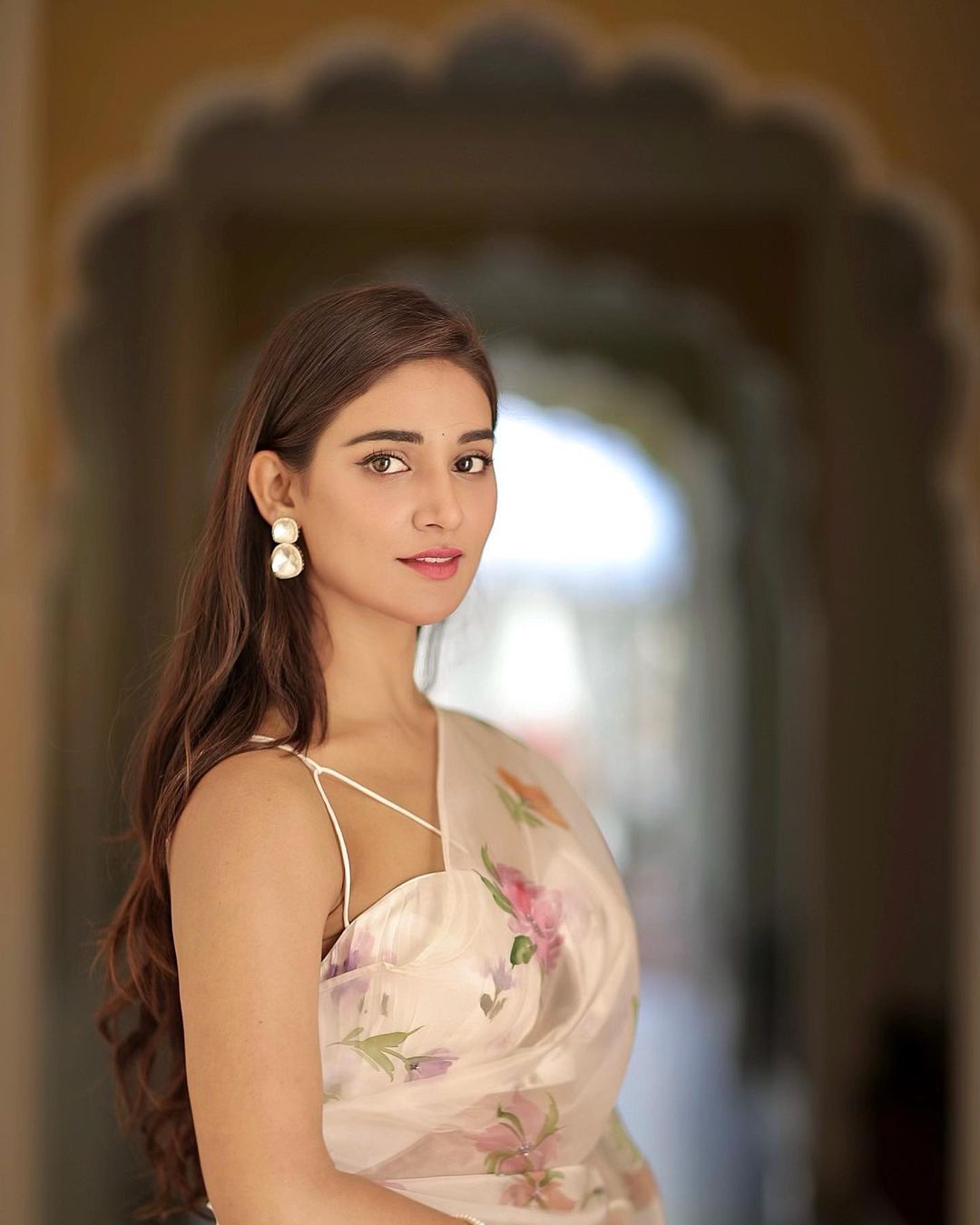 FpbLvX_aUAIj0rt?format=jpg&name=large