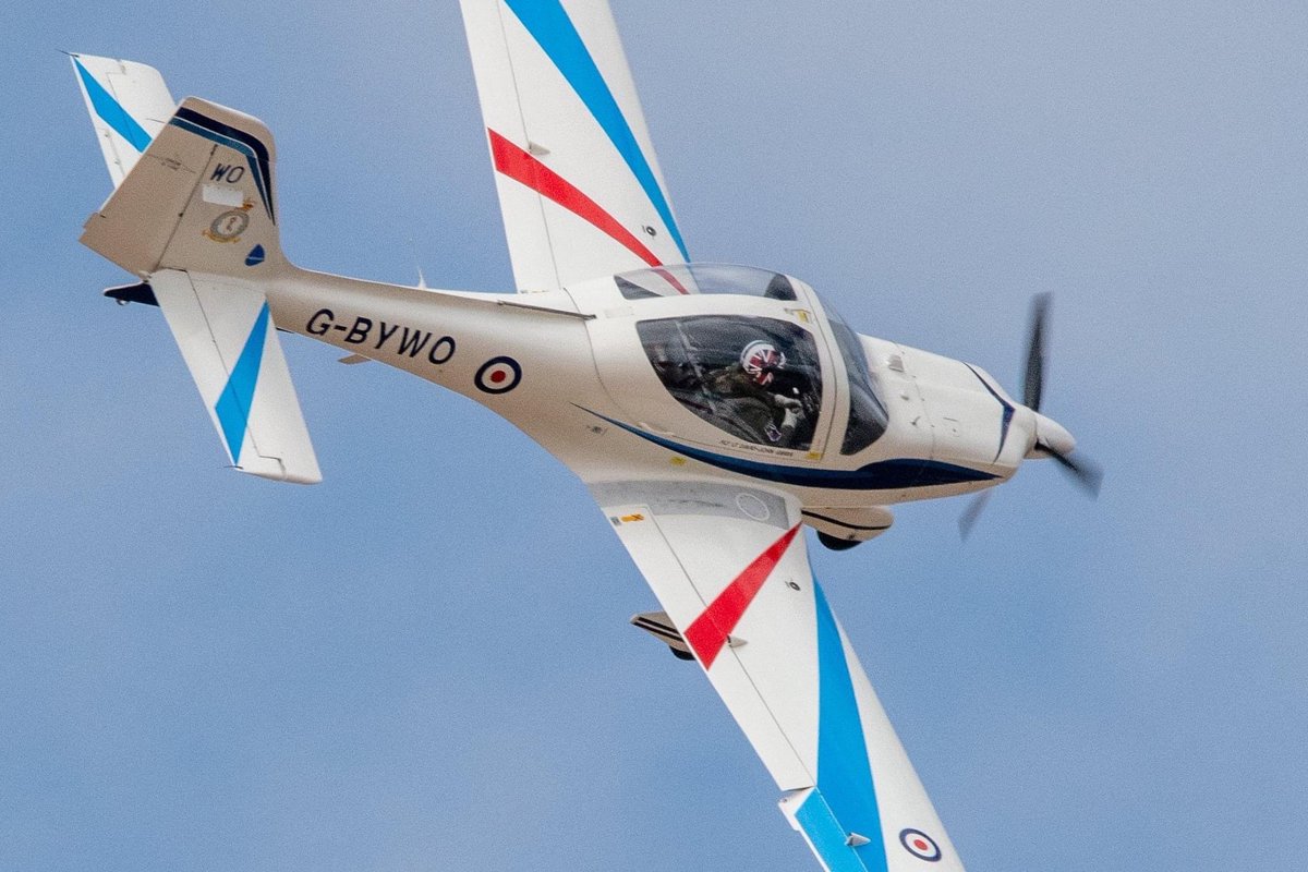 RAFTutorDisplay's tweet photo. The Tutor Display is back for the 2023 season!
Follow in the coming weeks for interviews, our work-up and manoeuvres.
#NoOrdinaryJob #raf #rafwittering #whatwedo #rafdisplay https://t.co/AWbrzFwF92