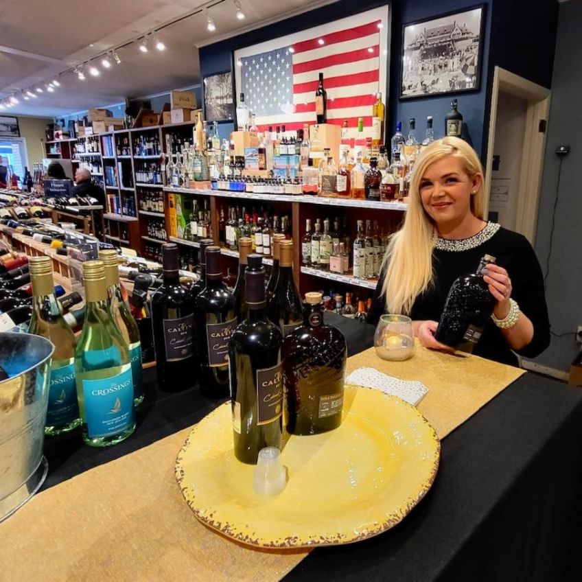 ParkPlaceWines's tweet image. Big thank you to our friends at The Calling for hosting a wine tasting this weekend at the store. What a treat to be able to taste these delicious California wines. AND that fantastic Bib &amp;amp; Tucker bourbon. @thecallingwines #bibandtucker #russianriver #duttonranch #alexandervalle
