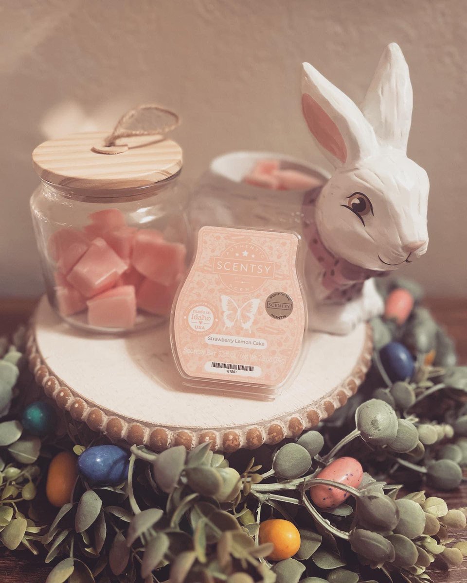 March warmer of the month: 
HOPPY EASTER WARMER + STRAWBERRY LEMON CAKE WAX LIFE PICS 🐰 $60+shipping. MSG to order.

#scentsy #warmersandwax #scentsywarmer #warmer #scentofthemonth #scentsylife #warmerofthemonth #scentsyconsultant #warmers #hoppyeaster #strawberrylemoncake🍓🍋🍰