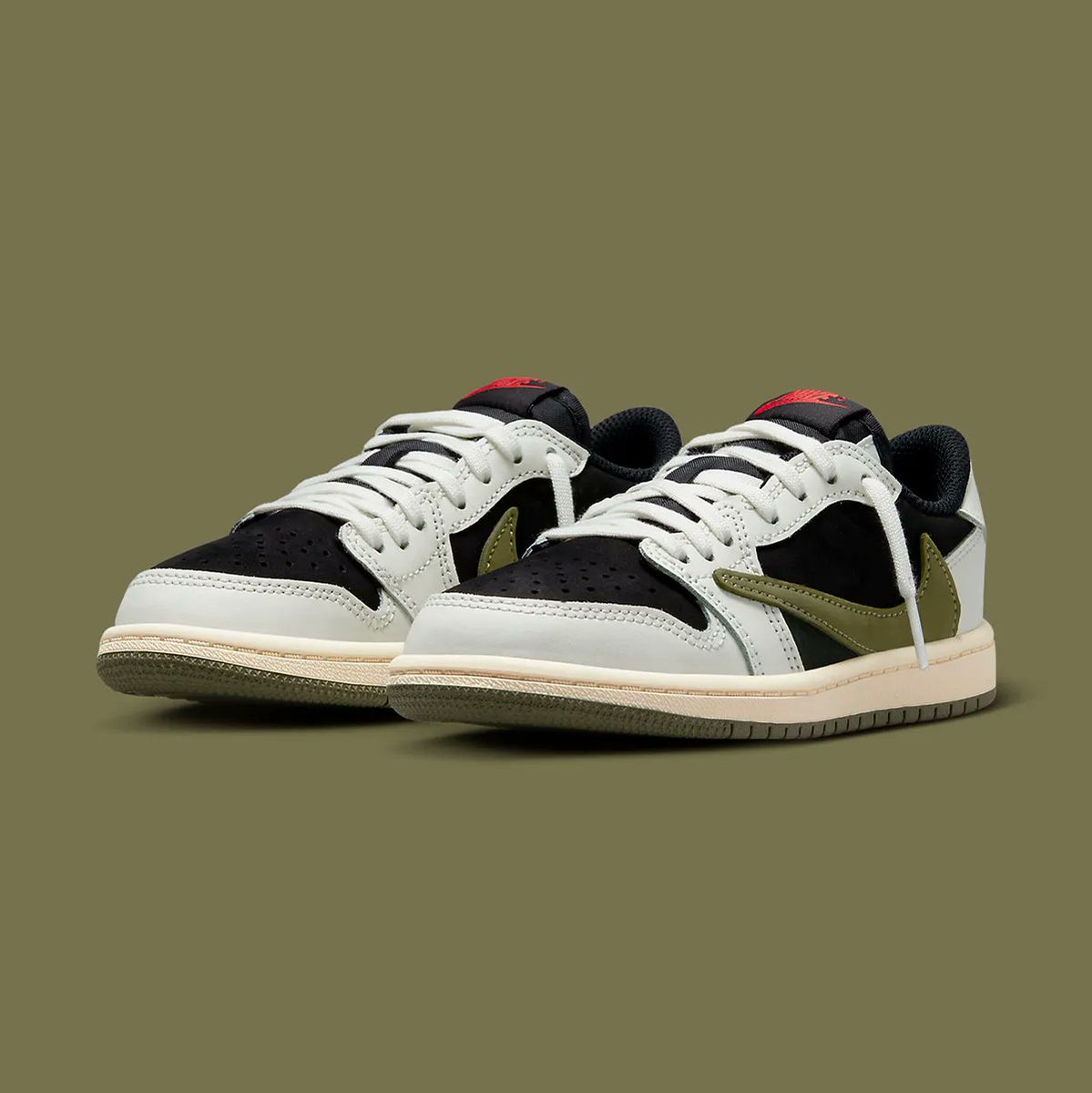 JustFreshKicks's tweet photo. Official Look at the Travis Scott x Air Jordan 1 Low OG "Olive" 🫒 https://t.co/oGawnzc4mP