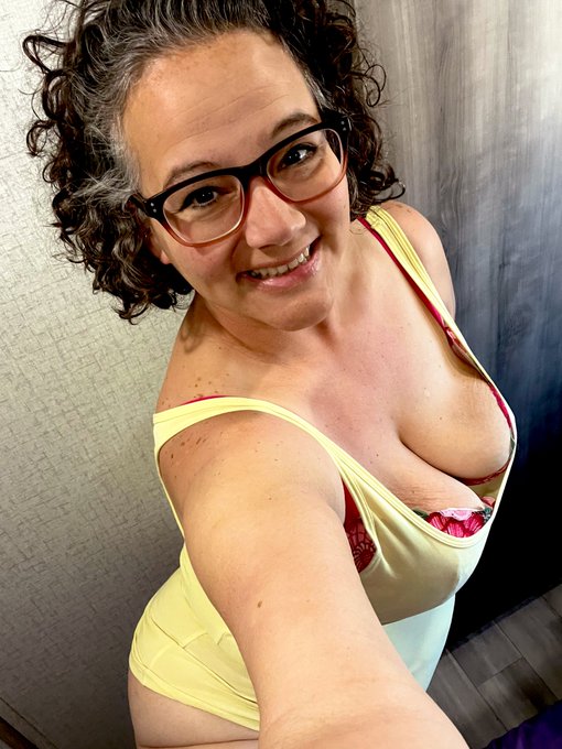 Happy Monday! Let&rsquo;s motivate each other! @lustycams4you https://t.co/k7F7B8bTbv<a class="tags" target="_blank" title="On Twitter" href="/?out=eyJ0eXAiOiJKV1QiLCJhbGciOiJIUzUxMiJ9.eyJpYXQiOjE3MjQxMzU4ODYsImlzcyI6InR3cG9ybnN0YXJzLmNvbSIsIm5iZiI6MTcyNDEzNTg4NiwiZXhwIjoxNzU1NjcxODg2LCJyZWRpcmVjdF91cmwiOiJodHRwczovL3R3aXR0ZXIuY29tL2x1c3R5Y2FtczR5b3UifQ.bINy2ovnDum3W1kJVIsj_7WhYwJ9cgWg8dcYDjXCngyA1qEhiAqQSKIWXh2_zuvkT5f_9jIyNaC5PLvYcg8OPg">@lustycams4you</a><a href="/tag/newprofilepic"class="tags"><span>#newprofilepic</span></a>
