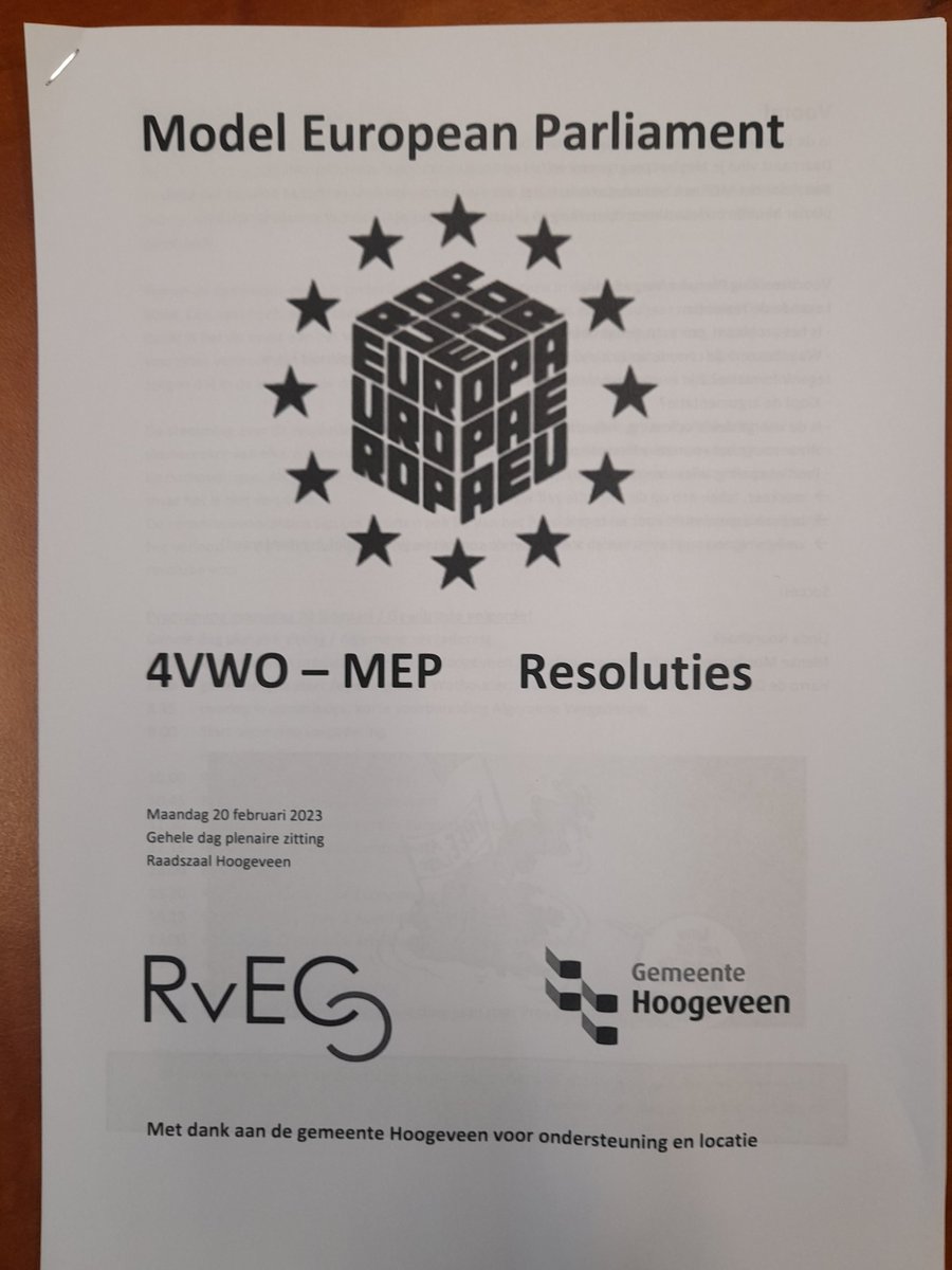 Ruim 80 leerlingen <a href="/RvECactueel/">RvEC</a> op bezoek in ons gemeentehuis voor het 'Model European Parliament'. Mooi om hun enthousiasme te zien !