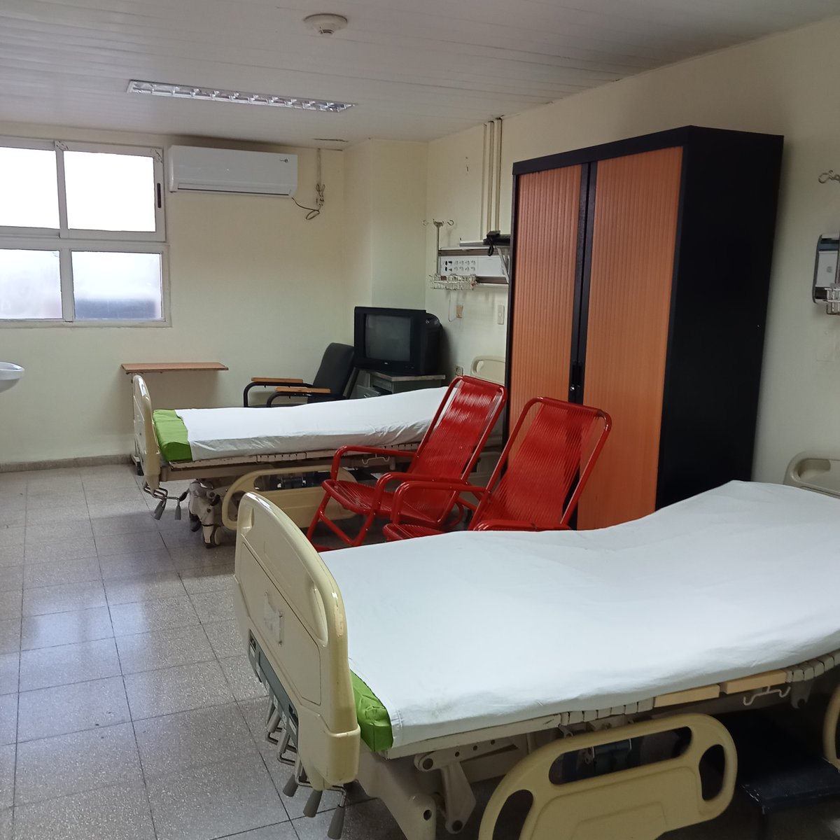 inn_encuba's tweet photo. #CubaPorLaVida 
Reinaugurada la sala de Neurocirugia de nuestro instituto en la mañana de hoy después de realizarsele un mantenimiento general lo que redundara en un mayor confort para nuestros pacientes https://t.co/8qdm8E7Bcv