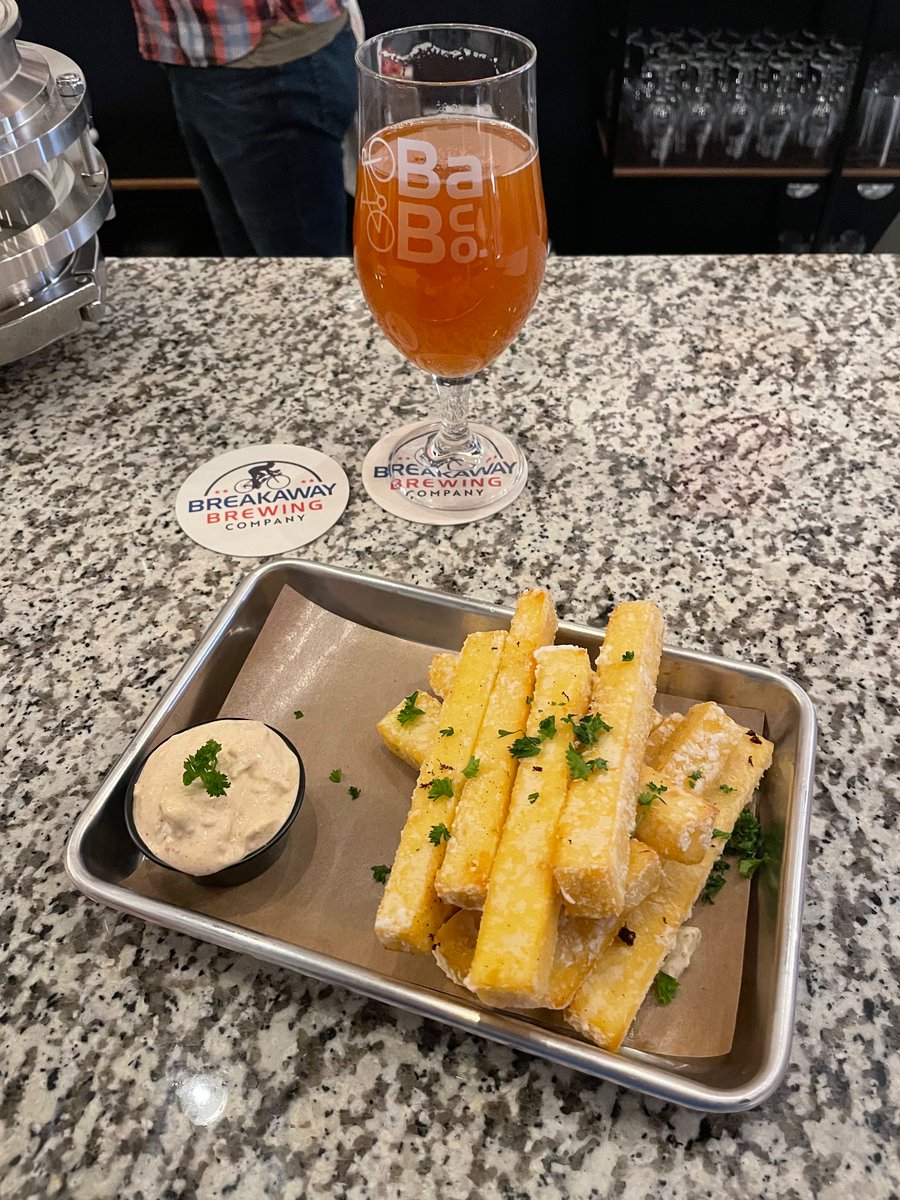 Cuellar414's tweet photo. Polenta fries and red IPA at @BaBCSATX or Breakaway Brewing Co. in #SanAntonio love the concept and the theme oh the #CraftBeer was very tasty. #ShopSmall #ShopLocal #GovernmentHill #FortSamHouston https://t.co/mJWh2Oqemq