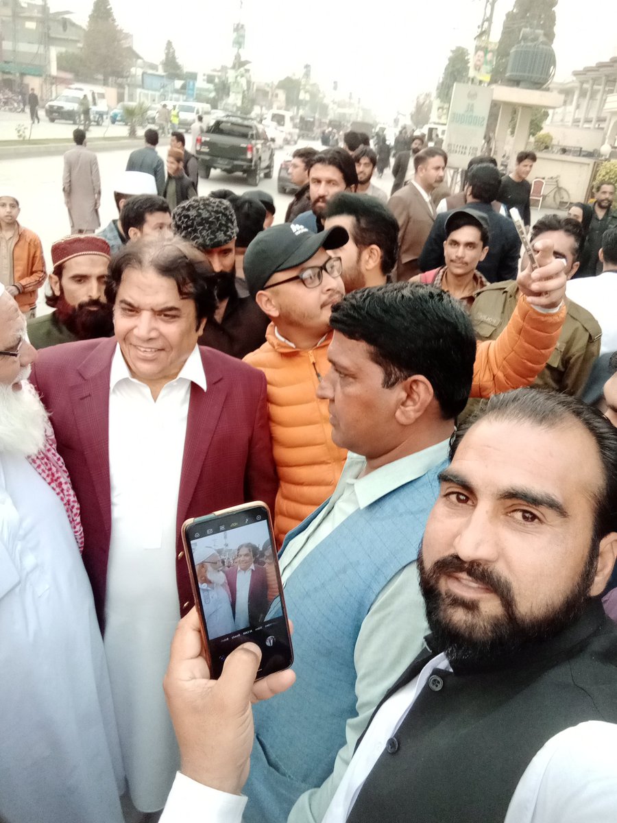 RajaRizwanJanj4's tweet image. قائد کی بیٹی چیف آرگنائزر مسلم لیگ(ن) مریم نوازشریف کی زیر صدارت مسلم لیگ (ن) سوشل میڈیا ٹیم راولپنڈی ڈویژن کا اجلاس

سینئر نائب صدر مریم نواز نے نوجوانوں کی سوشل میڈیا پر کارکردگی کو سراہا اور مزید موثر طریقے سے کام کرنے کیلیے ہدایت دی