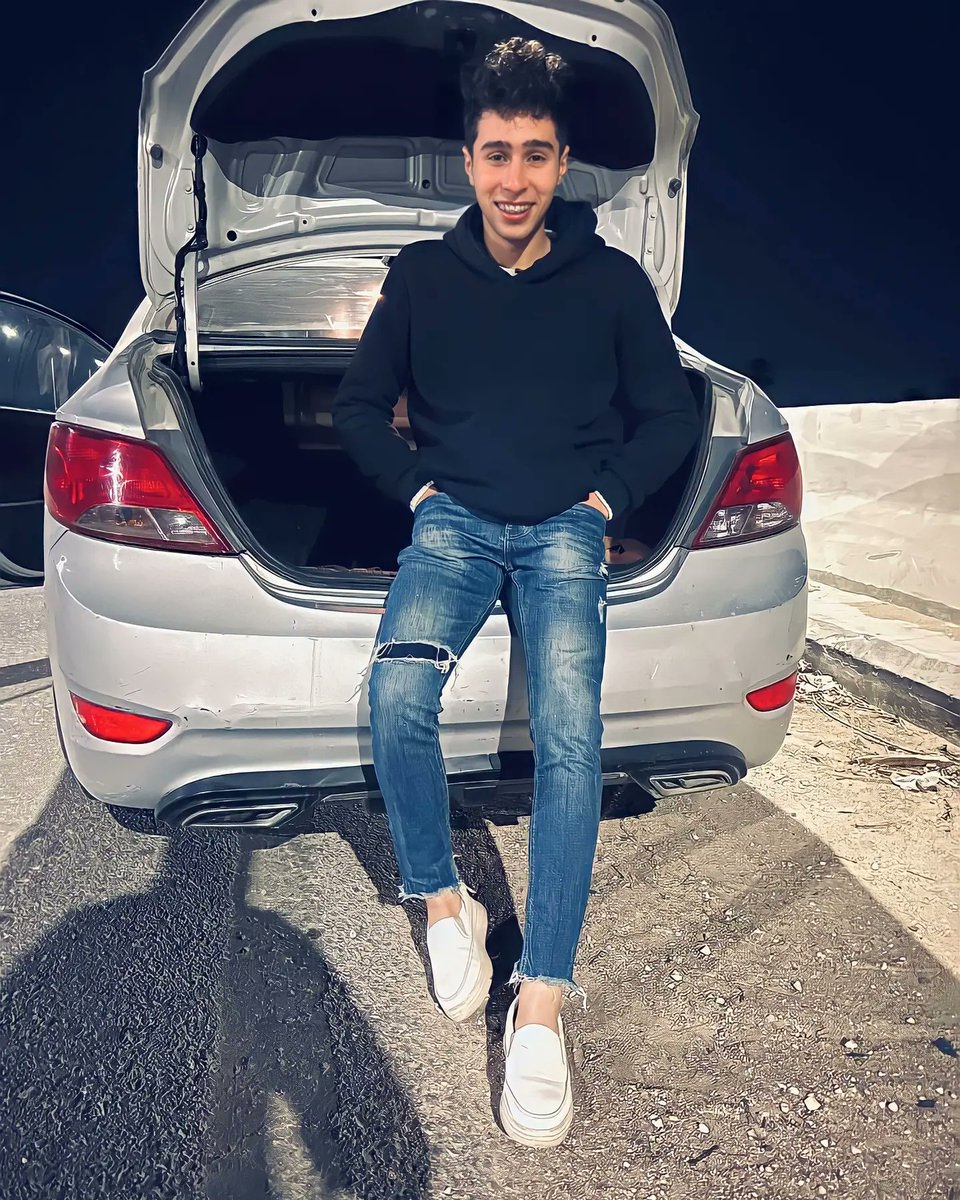 الحمدلله الذي بنعمته تتم الصالحات.خريج إلا ترم 😂♥️
