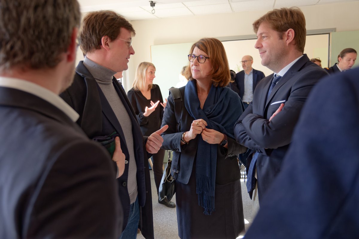 CHLaborit's tweet photo. [Inauguration] Centre de Psychotraumatologie nord Nouvelle-Aquitaine avec Dr @melanievoyer_, Pr Jaafari, Françoise Dumont #Laborit, @ElleboodeB - DG @ARS_NAquit et Dr @BenDAVILLER - Dir. DD #Vienne, @afbourat - Pte CS #Laborit, @SachaHoulie et de nombreux partenaires. https://t.co/9og5dMR1lY