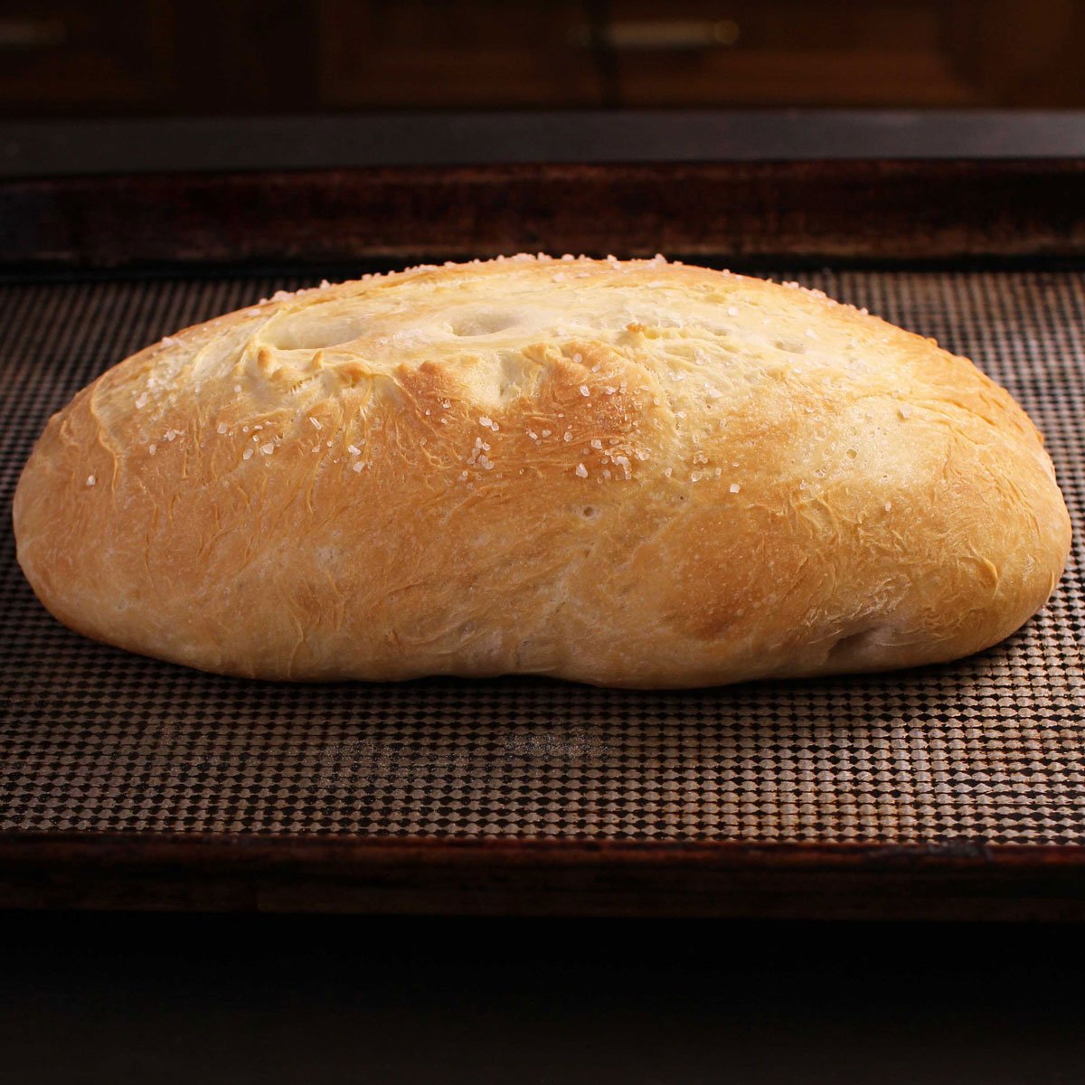 OneDishKitchen's tweet photo. Easy homemade french bread recipe that makes one small loaf of soft and tender bread. Perfect for sandwiches, browned toast, or simply with butter and jam. https://t.co/5SCmXEPPD4 #smallbatchbaking #breadrecipe https://t.co/GqSt06UMno