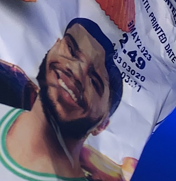 amerahaames's tweet photo. My favorite part of the #NBAAllStar game was my discovery of blood covered @RUFFLES brand chips discarded on the sidewalk which I will be storing in a time capsule under my bed for the coming years. https://t.co/sTotTamLSO
