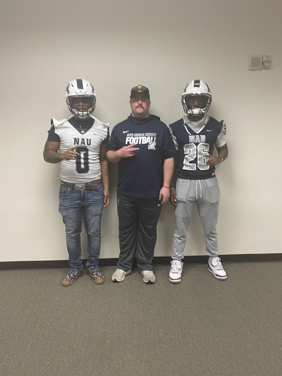 Khoran Brown (@brown_khoran) on Twitter photo Had fun at North American today thanks you <a href="/Coach_Rolle41/">Coach Rolle</a> for having me there. Cant wait to work to get on campus🐎💯
#GOSTALLIONS
#COMMITED Had fun at North American today thanks you <a href="/Coach_Rolle41/">Coach Rolle</a> for having me there. Cant wait to work to get on campus🐎💯
#GOSTALLIONS
#COMMITED